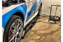 change-winter-tires-car-lift